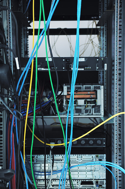 网络服务器机房,配用于数字电视IP通信互联网的计算机图片