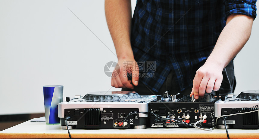 DJ设备,留声机混合与DJ手派活动图片