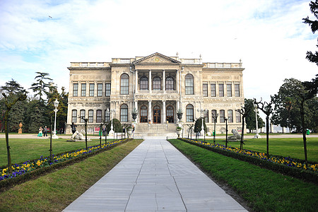 参观土耳其伊斯坦布尔最著名的地方杜尔马巴赫皇家苏丹宫博物馆图片