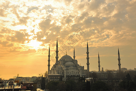 日落时伊斯坦布尔的美丽的旧清真寺图片