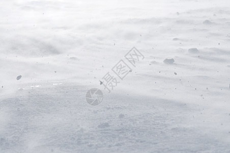 美丽的冬季景观与冰雪强风图片