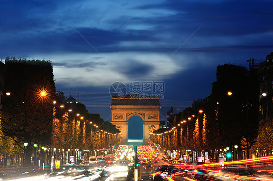 美丽的夜景与汽车交通匆忙埃夫宁的凯旋门,巴黎,法国图片