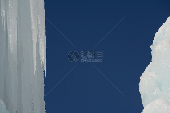 冬季自然背景下的冰雪图片