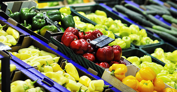 超市商店的新鲜水果蔬菜图片