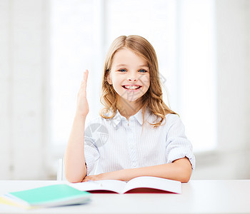 教育学校小学生女孩学校学举手图片