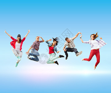 夏天,运动,舞蹈青少生活方式的群青少跳跃图片