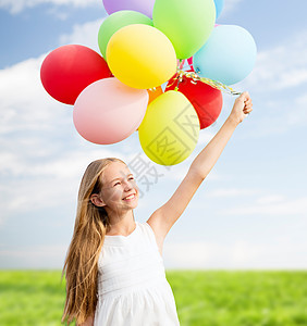 暑假,庆祝,家庭,孩子人的快乐的女孩与彩色气球图片