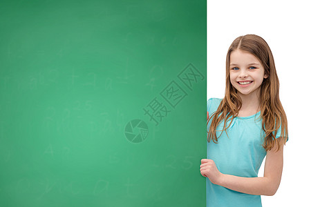 绿色海报人,广告销售快乐的小女孩空白黑板背景
