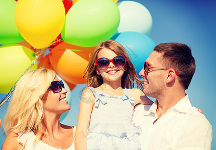 暑假,庆祝,孩子人的快乐的家庭与彩色气球户外图片