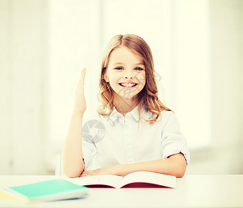 教育学校小学生女孩学校学举手图片