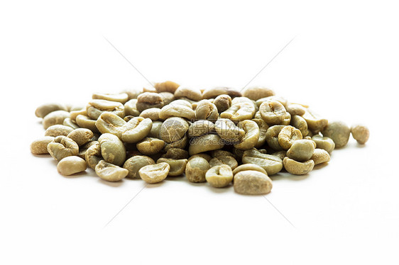 绿色咖啡豆堆白色上图片