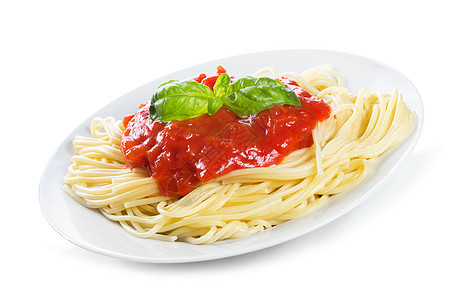 意大利与番茄酱罗勒白色背景图片