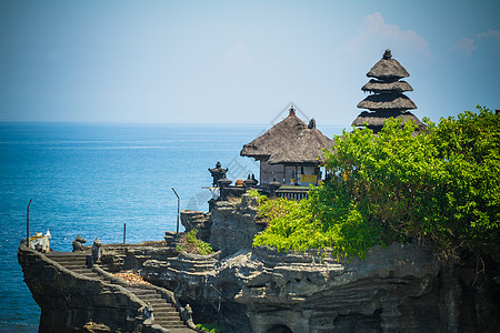 印尼巴厘岛海上的坦纳罗特神庙图片