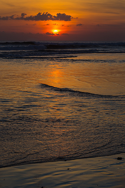 日落时的海洋图片