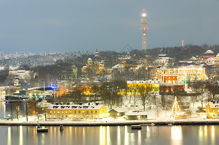 瑞典夜间用电视塔俯瞰斯德哥尔摩城市景观图片