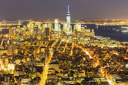 黄昏时分,纽约市中心的空中天际线图片