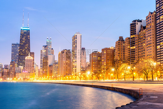 芝加哥市中心密歇根湖黄昏图片