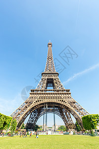 埃菲尔铁塔与蓝天花园,法国巴黎图片