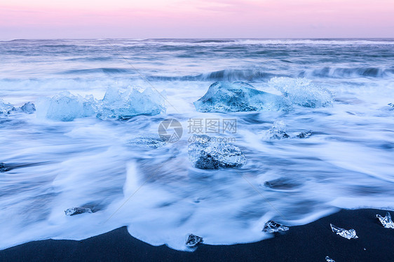 冰山海滩Vatnajokull冰川Jokulsarlon冰岛日出图片