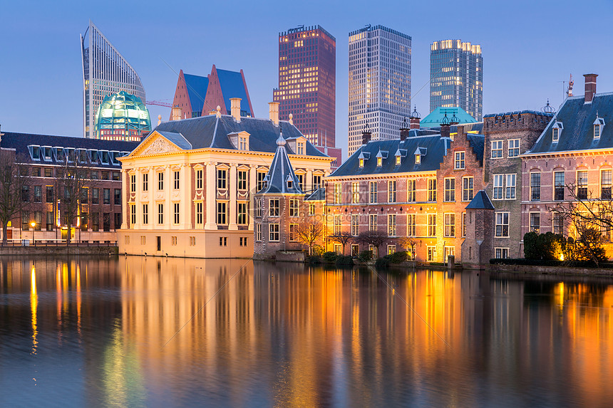 宾尼霍夫宫,荷兰海牙议会所地,黄昏图片