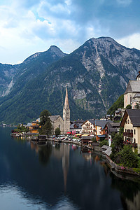 奥地利黄昏阿尔卑斯山的霍尔斯特特村的经典景色图片