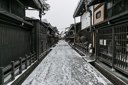 日本高山岐阜县古镇的降雪冬季图片
