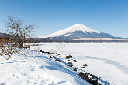 富士山冰镇山中湖冬天图片