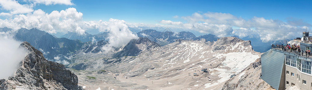 德国祖格斯皮策山顶高山阿尔卑斯山的全景图图片