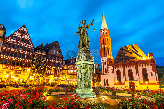 老城广场罗默伯格与朱斯蒂亚雕像法兰克福德国图片