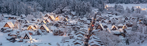 西拉卡瓦戈点亮与降雪吉福楚布日本全景图片