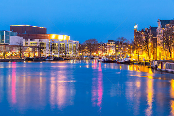 荷兰阿姆斯特丹歌剧院黄昏图片