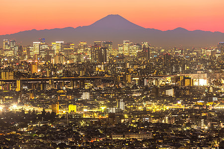 东京城市鸟瞰富士山图片