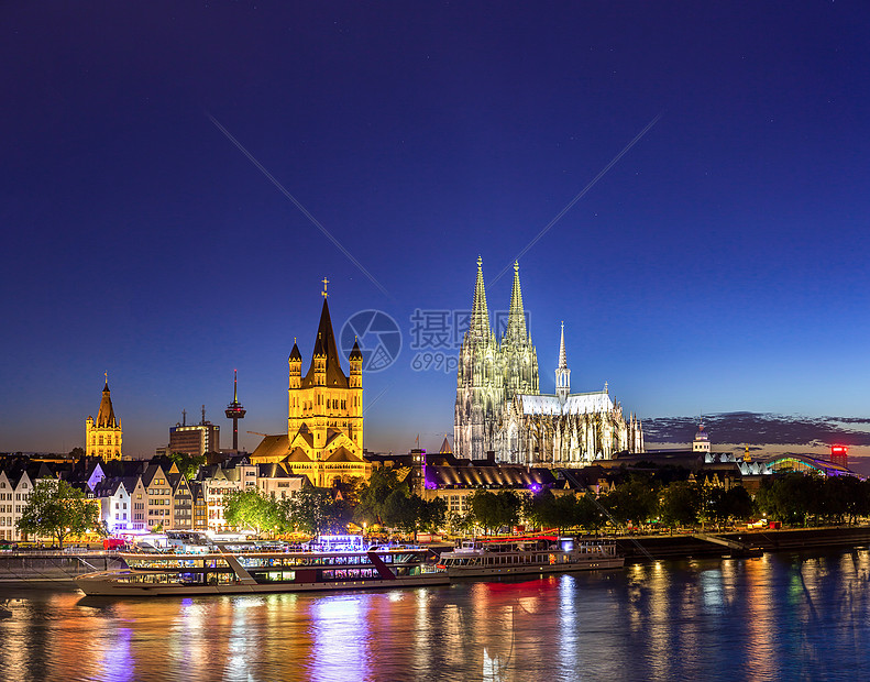 科隆大教堂沿莱茵河德国图片