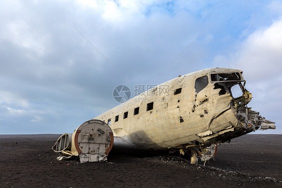 架美国用飞机冰岛南部维克附近的Solheimasandur海滩上被遗弃的残骸图片
