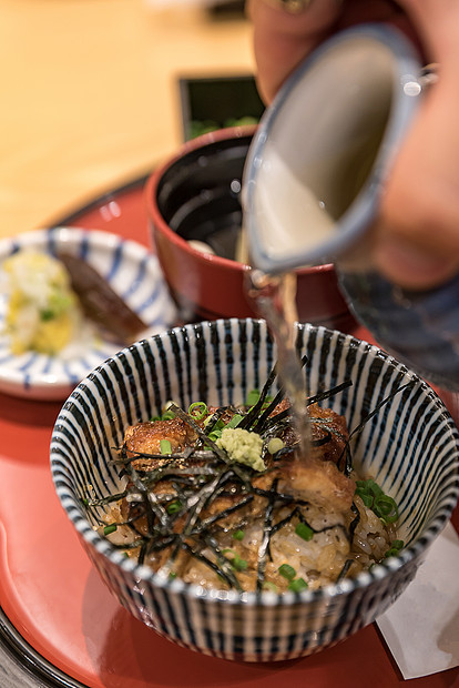 乌纳多鳗鱼饭碗套,松鸡日本料理图片