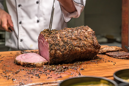 瓦格玉牛肉烤肉的雕刻图片