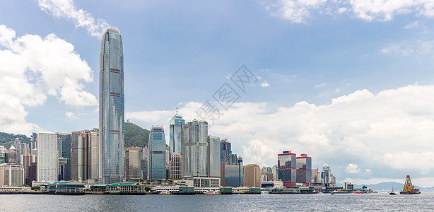 香港天际线来自维多利亚港全景图片