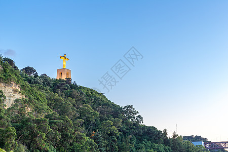 耶稣基督纪念碑Cristorei里斯本,葡萄牙日落图片