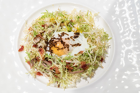 鸡蛋沙拉与鸭肉,松鸡法式菜肴图片