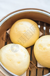 中国点心蛋黄熔岩包子蒸中国石鸡菜图片