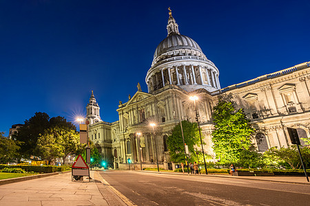 保罗大教堂与美丽的日落黄昏伦敦英国图片