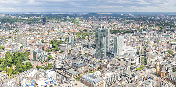 德国法兰克福主要摩天大楼鸟瞰全景图片