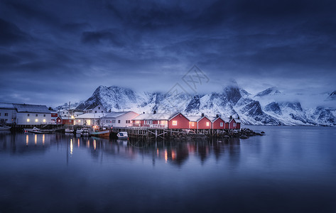 挪威冬天的风景房子图片