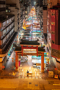 香港九龙庙街夜市照明的鸟瞰图图片