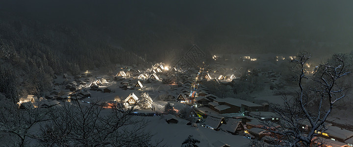 冬季景观的石拉卡瓦戈灯光与雪府楚布日本全景图片