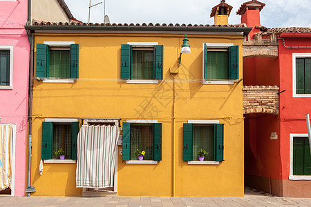 意大利威尼斯附近的博拉诺岛上的彩色房子图片