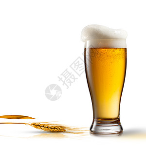 啤酒璃小麦分离的白色背景图片