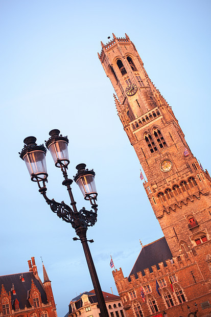 比利时布鲁日日落时的钟楼图片