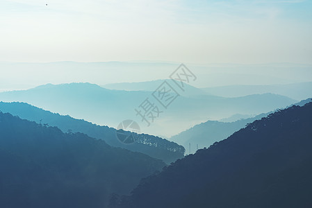 越南达拉特的层山图片