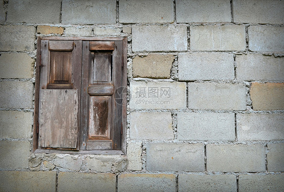 窗户的旧砖墙图片